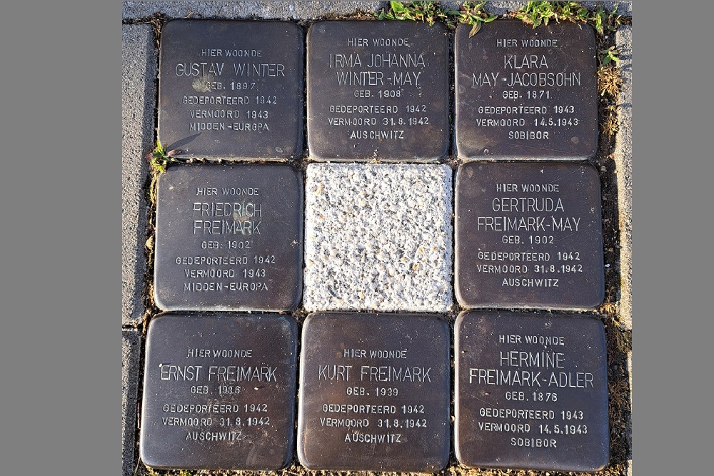 Stolpersteine Peschstraat 2