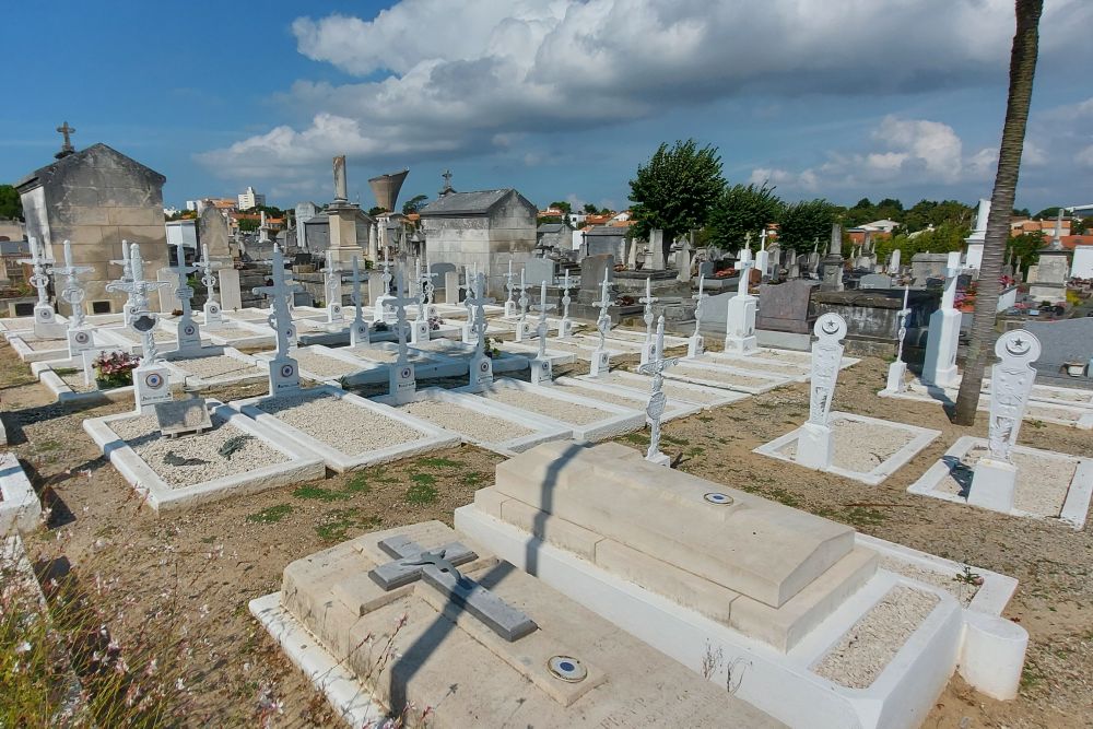 French War graves Royan