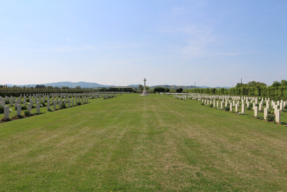 Commonwealth War Cemetery Faenza #2