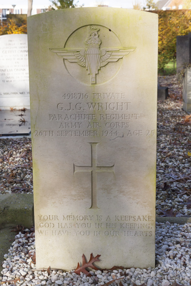 Commonwealth War Graves General Cemetery Wijk bij Duurstede #5