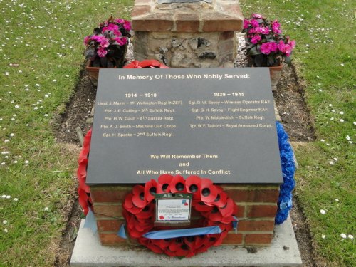 War Memorial Bradfield Combust