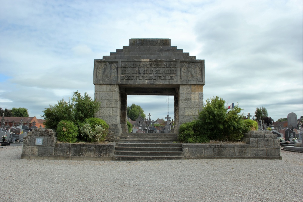 Duits Oorlogsmonument Begraafplaats Comines #1