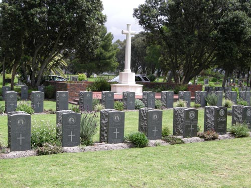 Commonwealth War Graves Grassy Park Cemetery