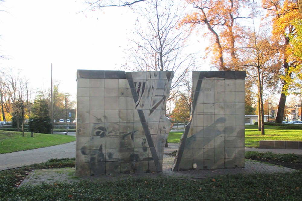 War Memorial Emmen #5