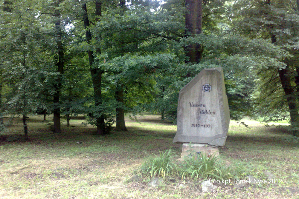 Duits Oorlogsmonument Nysa