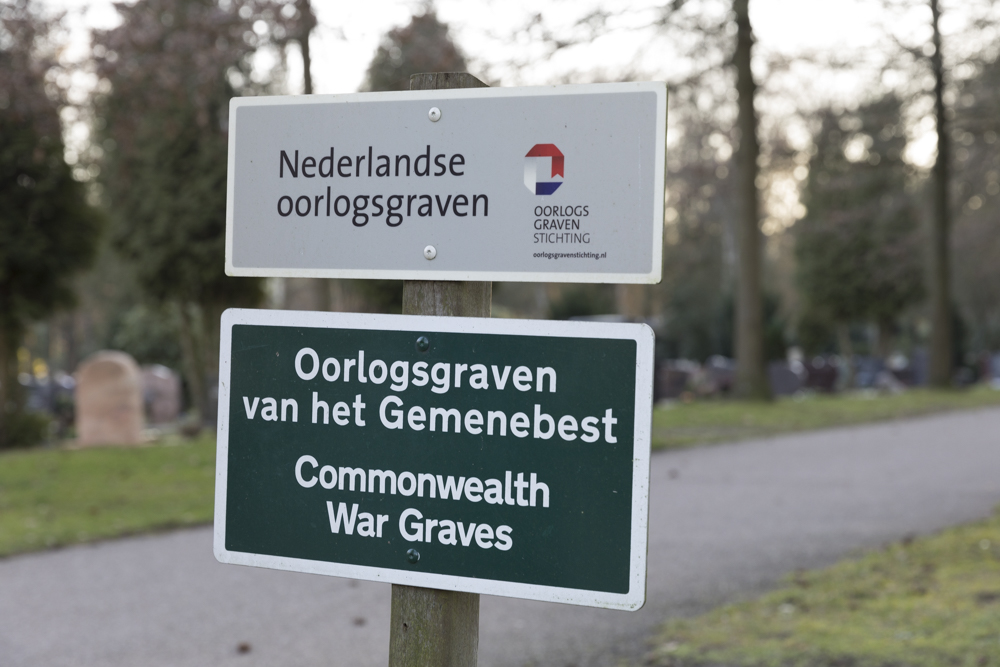 Nederlandse Oorlogsgraven Algemene Begraafplaats Heidehof Ugchelen #2