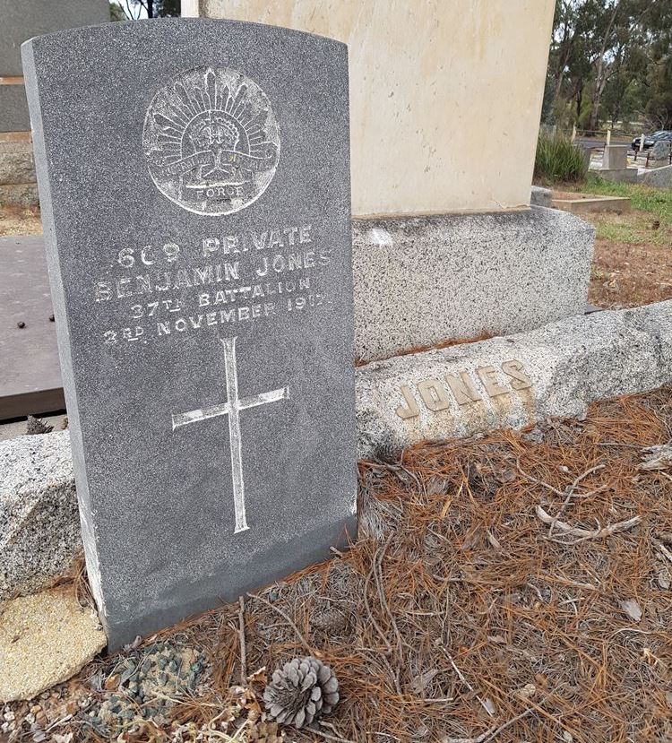 Commonwealth War Graves Rushworth Public Cemetery #1