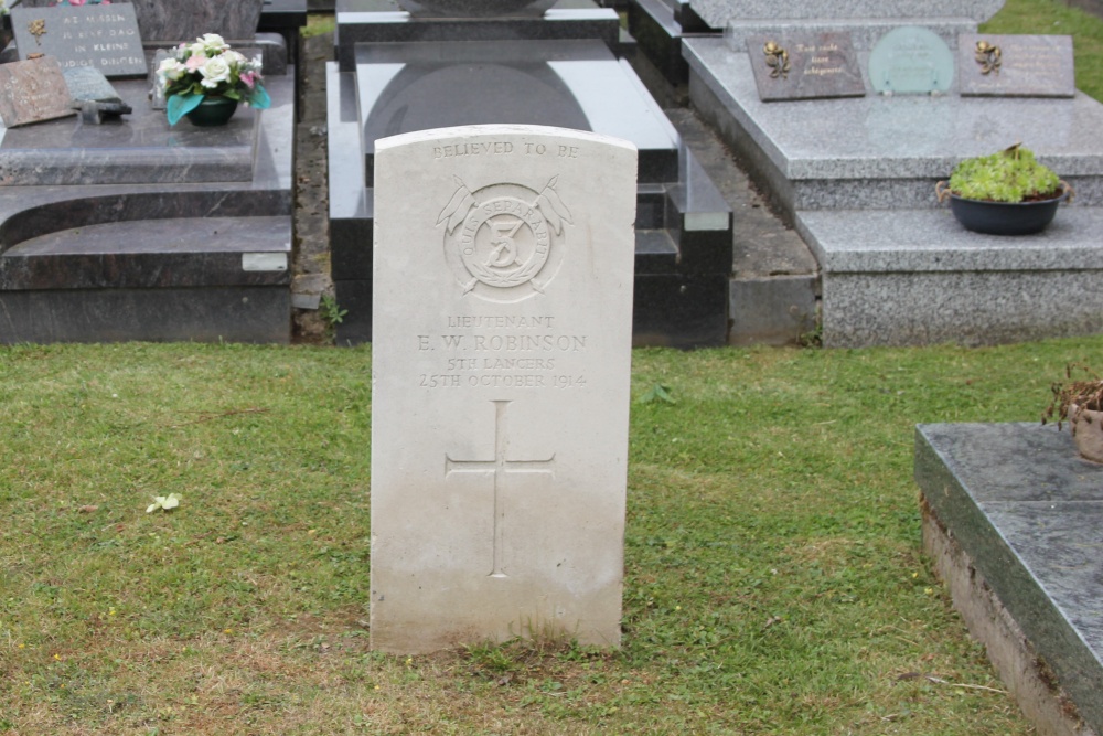 Commonwealth War Grave Voormezele Churchyard #3