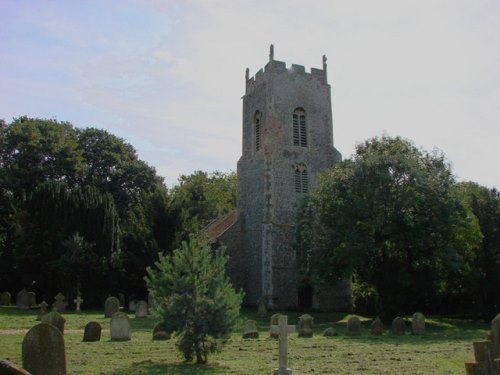 Oorlogsgraven van het Gemenebest St. Peter and St. Paul Churchyard