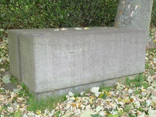 Soviet War Graves Jewish Cemetery Wrselen #3