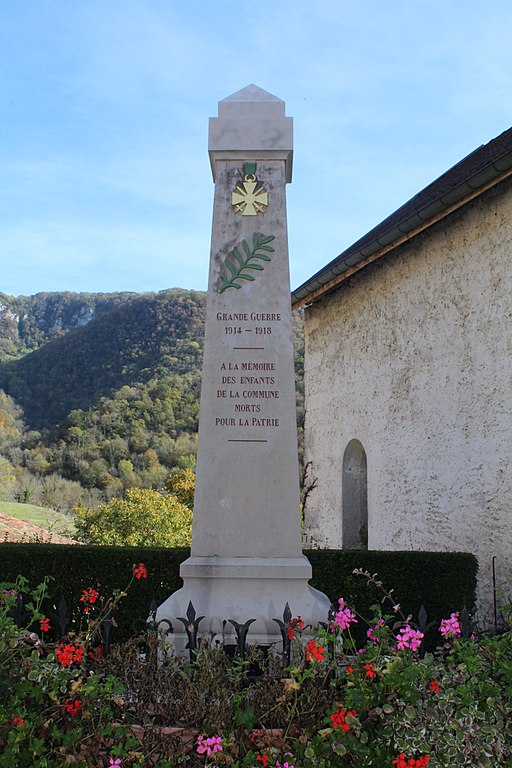 War Memorial Bolozon #1