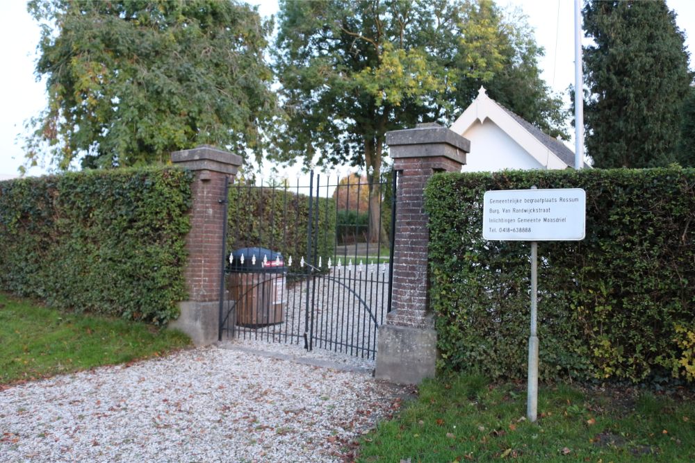 Dutch War Grave Municipal Cemetery Rossum