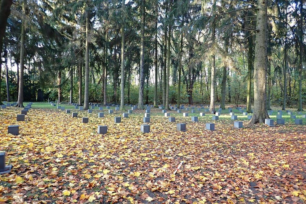 Soviet War Graves St. Hedwig - St. Pius (Berlin)