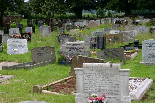 Commonwealth War Graves St Peter Churchyard