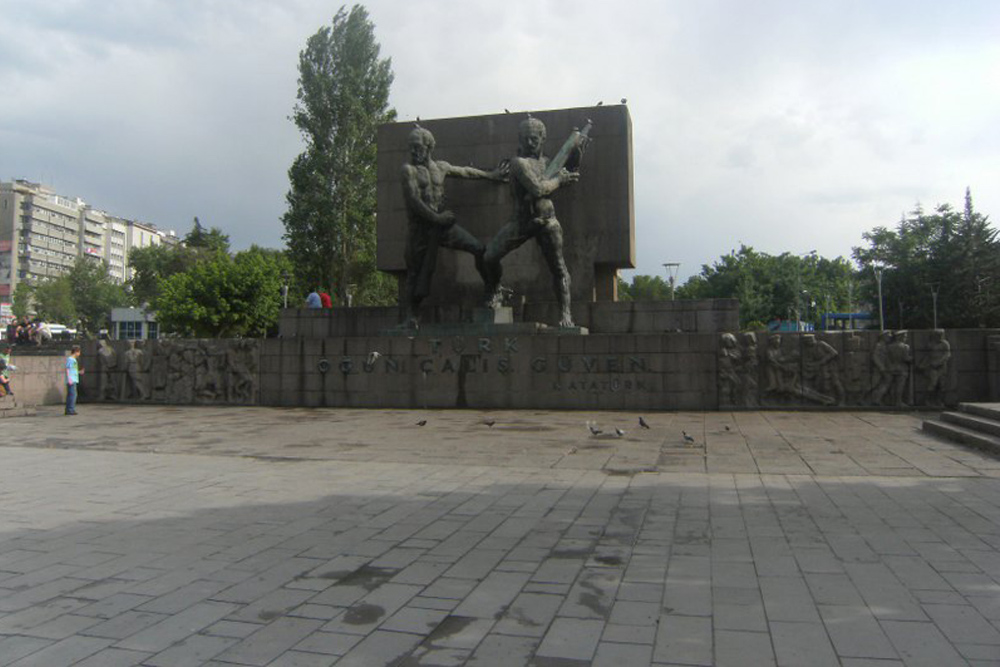 Gvenpark Monument #1