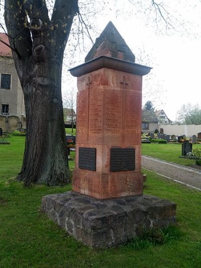 Oorlogsmonument Naustadt #1