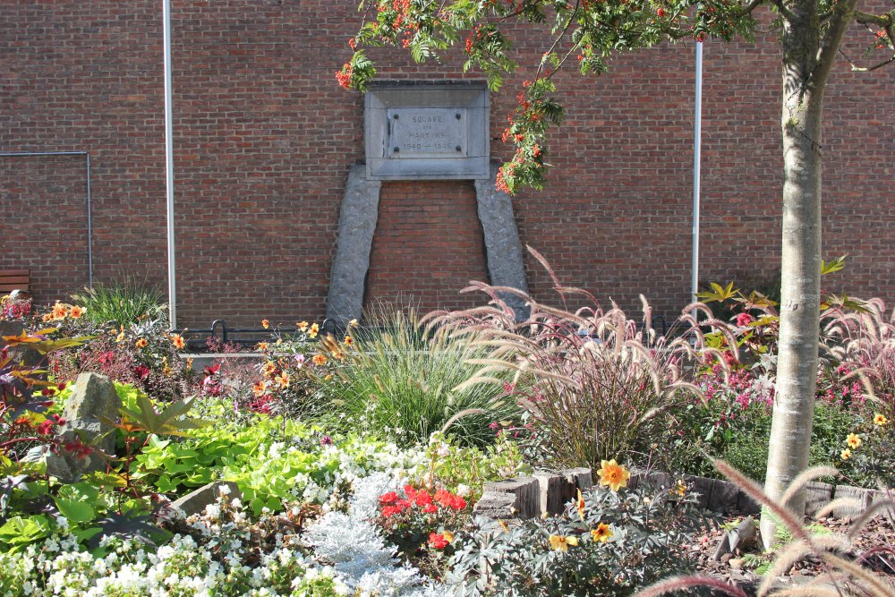 Oorlogsmonument Square des Martyrs Tubize