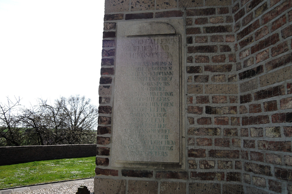 War Memorial Boslar #3