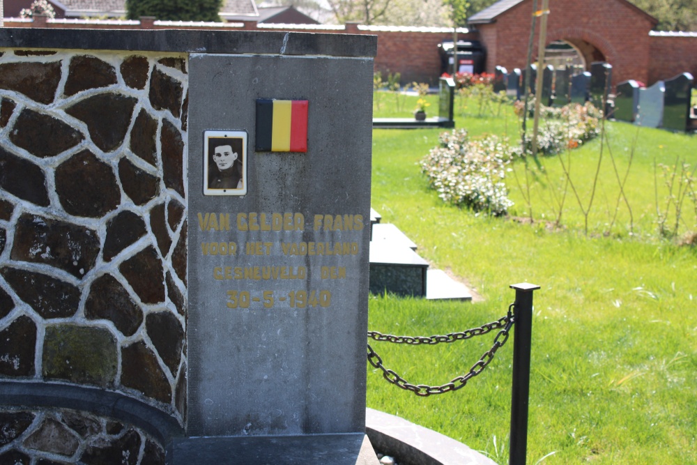 War Memorial Okselaar #4