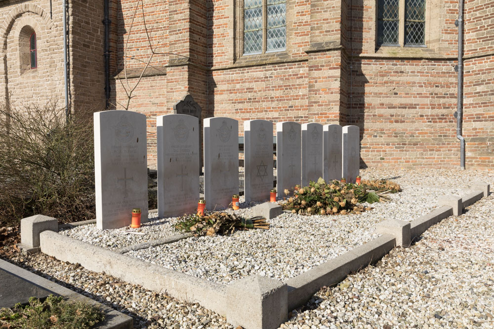 Commonwealth War GravesProtestant Churchyard Wadenoijen #5