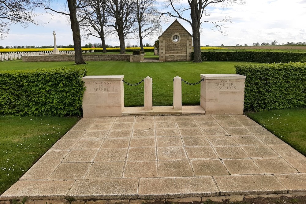 Oorlogsbegraafplaats van het Gemenebest Fontenay-le-Pesnel