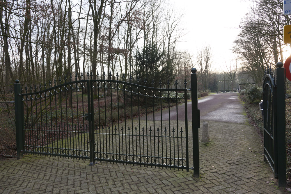 Dutch War Grave Gennep #1