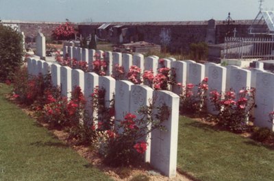 Oorlogsgraven van het Gemenebest Meharicourt