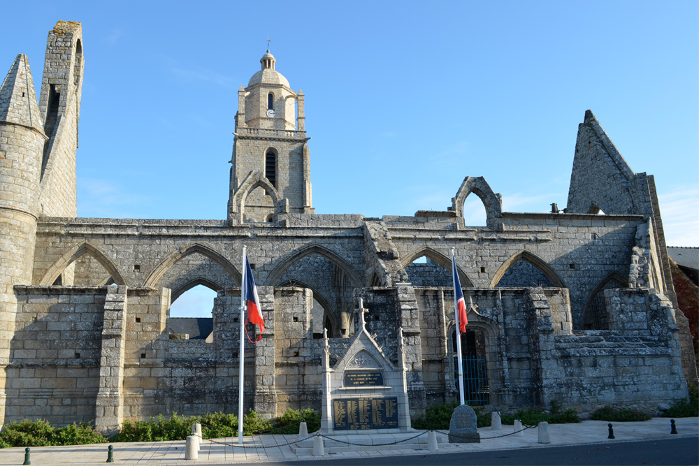 War Memorial Batz-sur-Mer #1