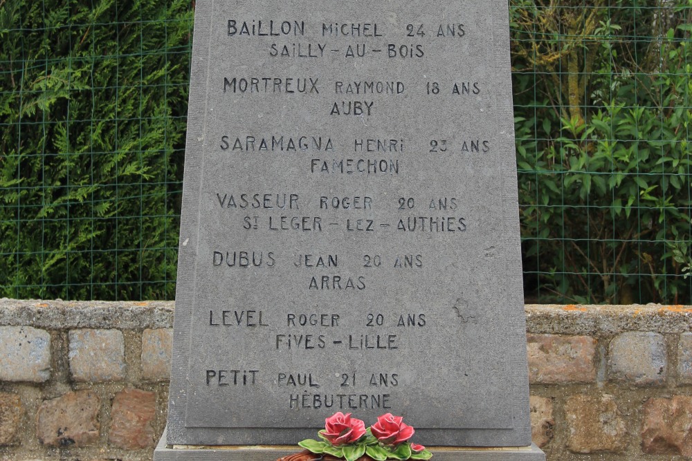 Monument voor de Martelaren van 11 juni 1944 Haplincourt	 #2
