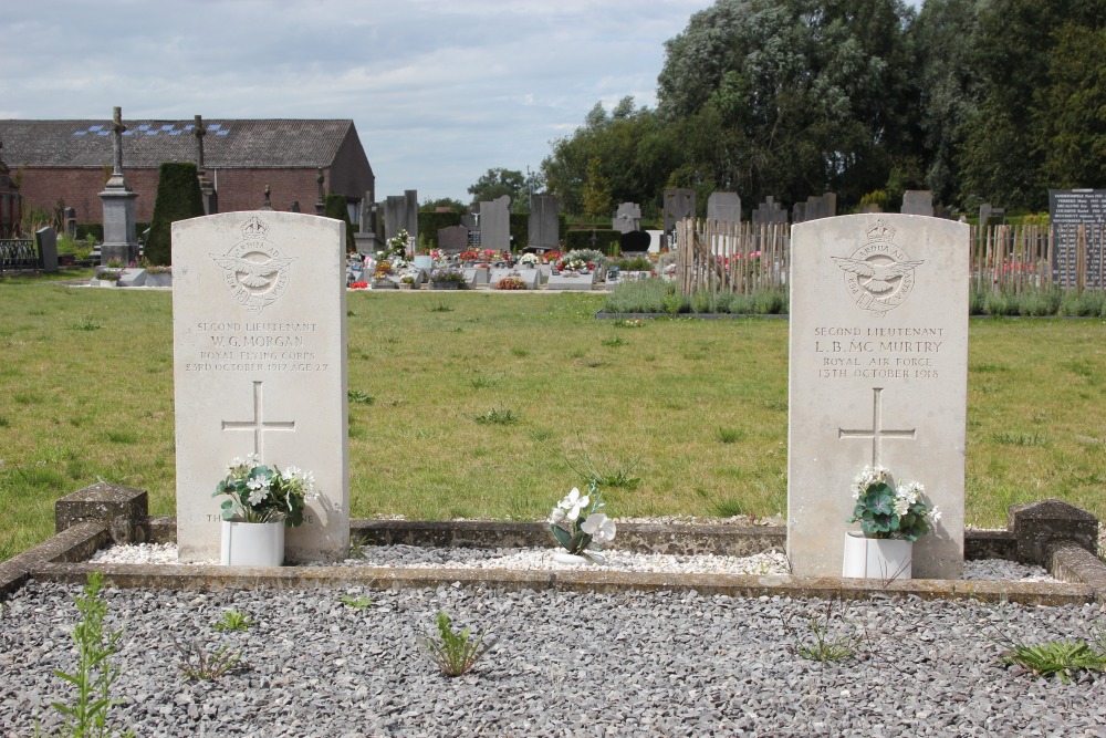 Commonwealth War Graves Oostrozebeke #1