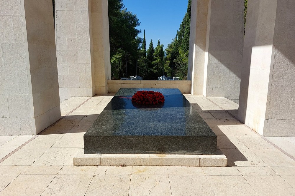 Monument Omgekomen Partizanen Podgorica #4