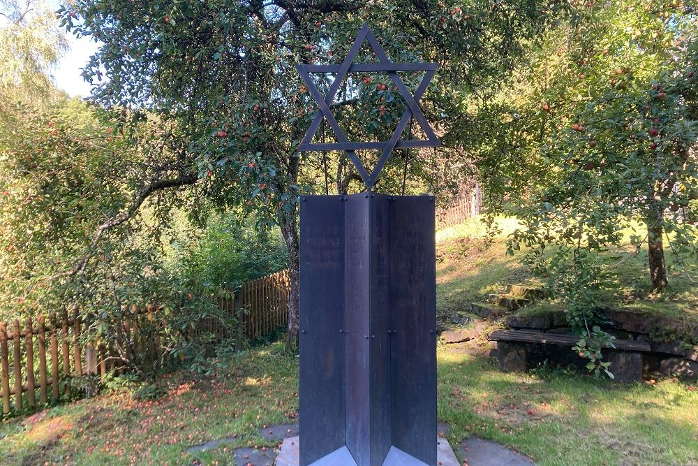 Monument Joodse Begraafplaats Bad Berleburg
