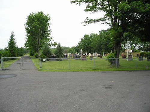 Commonwealth War Grave Saint-Roch-de-Richelieu Parish Cemetery