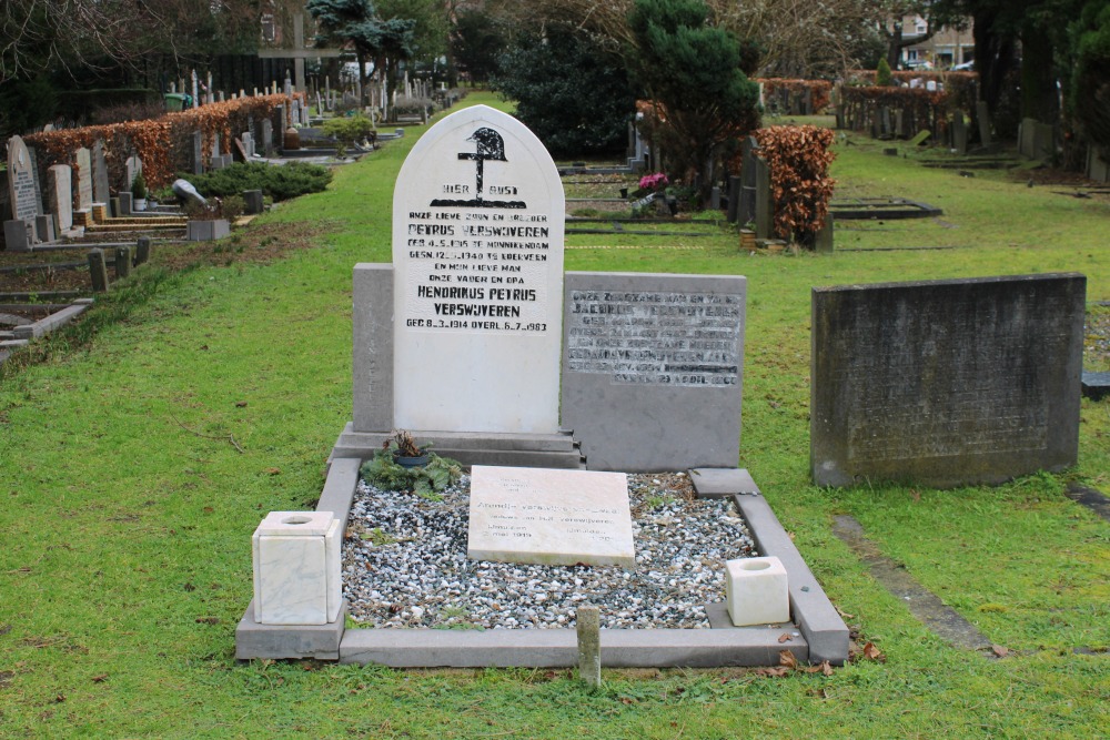 Dutch War Graves IJmuiden Western Cemetery #3