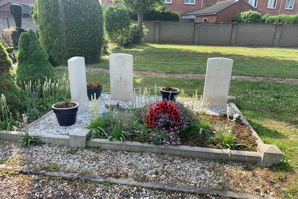 Oorlogsgraven van het Gemenebest Rooms Katholieke Begraafplaats Born #2