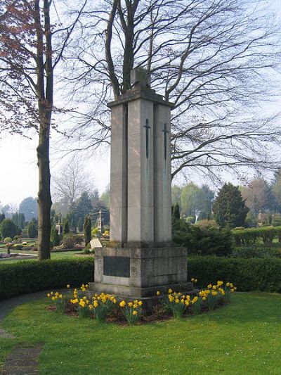 War Memorial Holsen #1