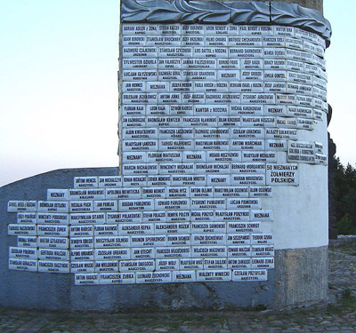 Monument Slachtoffers Massa Executie Dolina Śmierc #3