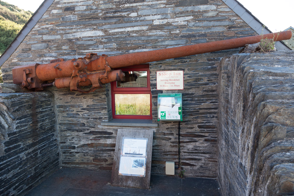 Cannon Liberty Ship 'Dan Beard'