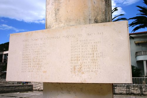 Oorlogsmonument Zaostrog #4