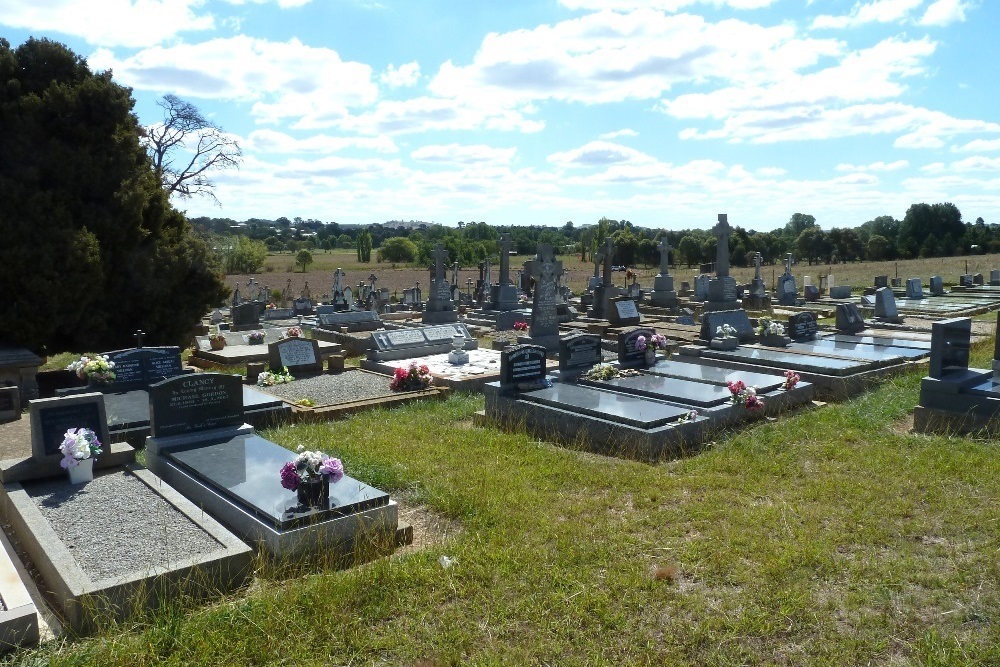 Oorlogsgraven van het Gemenebest Gunning Roman Catholic Cemetery #1