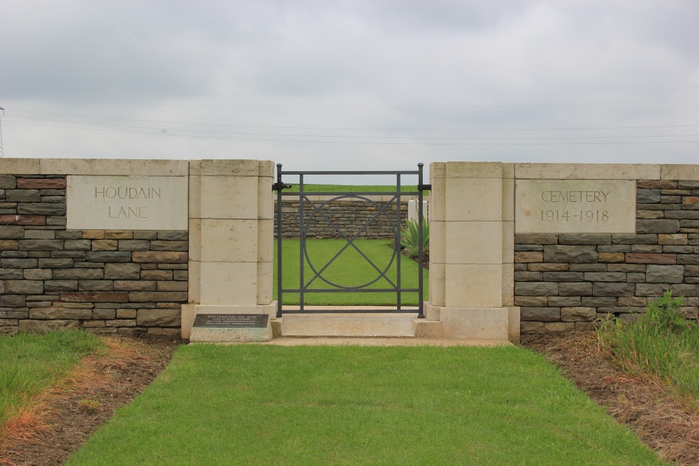 Commonwealth War Cemetery Houdain Lane #2