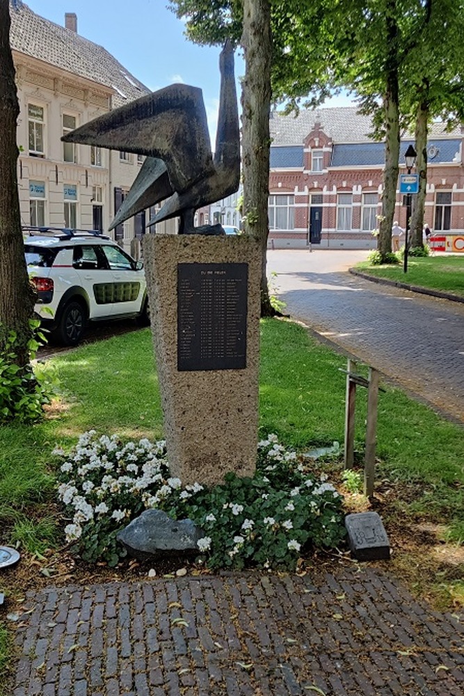 Oorlogsmonument Hilvarenbeek #1