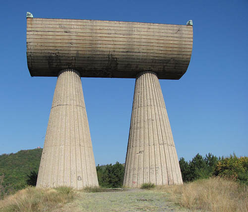 Partizanenmonument Kosovska Mitrovica #1