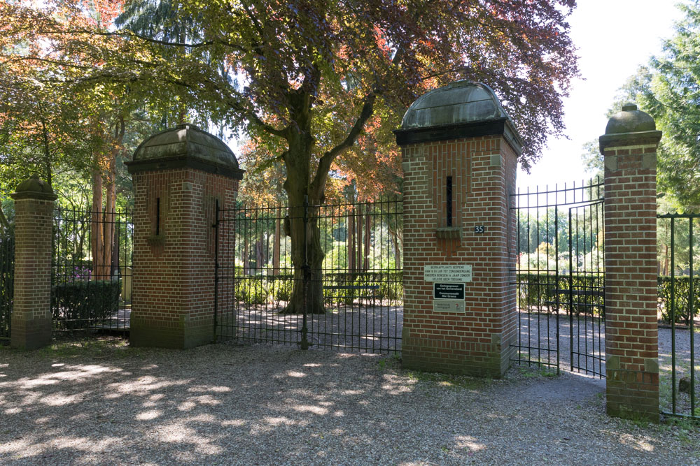 Dutch War Graves Heerde New General Cemetery #4