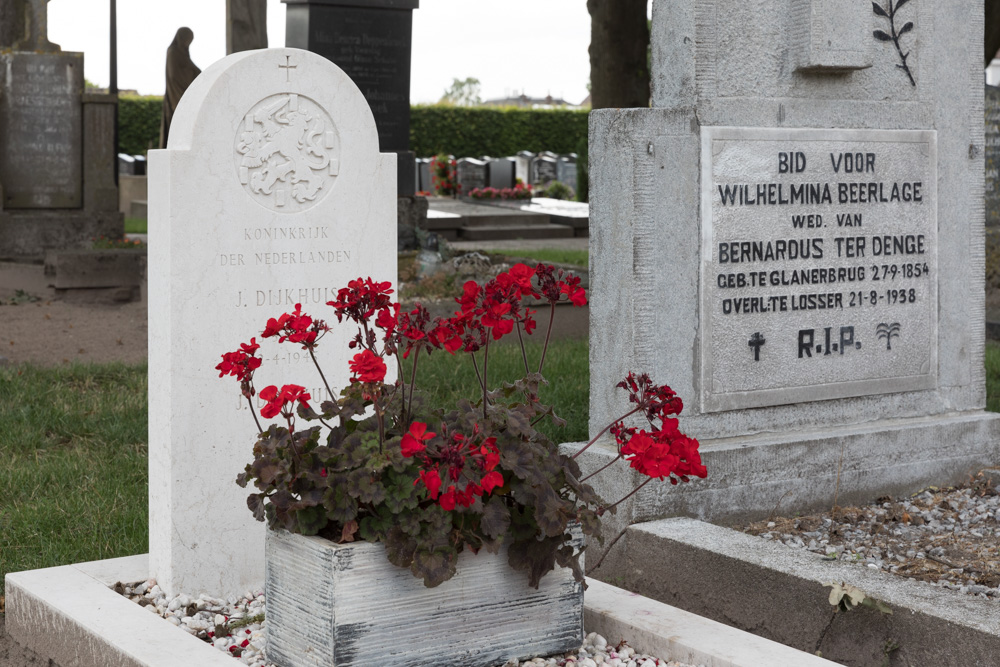 Nederlandse Oorlogsgraven Rooms Katholiek Kerkhof Losser #1