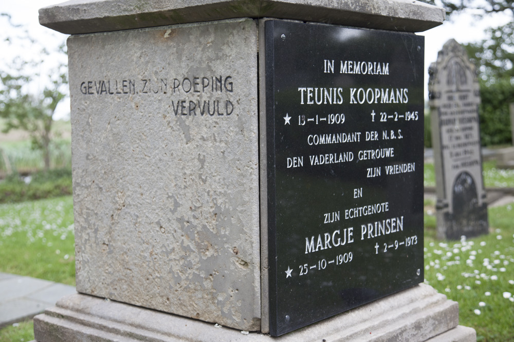 Grave Memorial Municipal Cemetery Kuinre #2