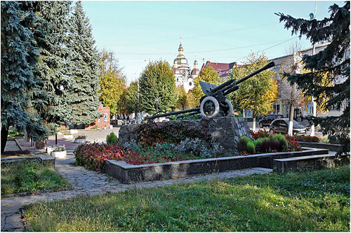 Liberation Memorial (76mm ZiS-3 M1942 Field Gun) #1