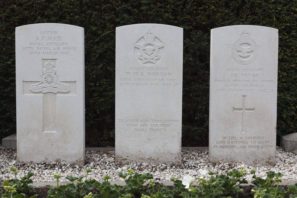 Commonwealth War Graves General Cemetery Vriezenveen #2