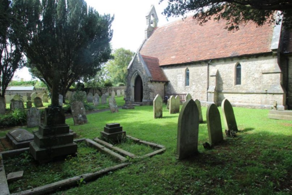 Oorlogsgraven van het Gemenebest St. Peter Churchyard #1