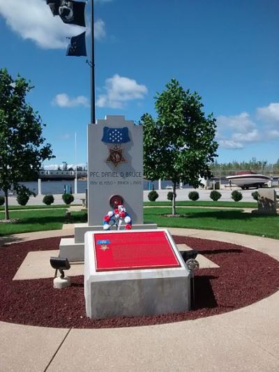 Monument Daniel D. Bruce